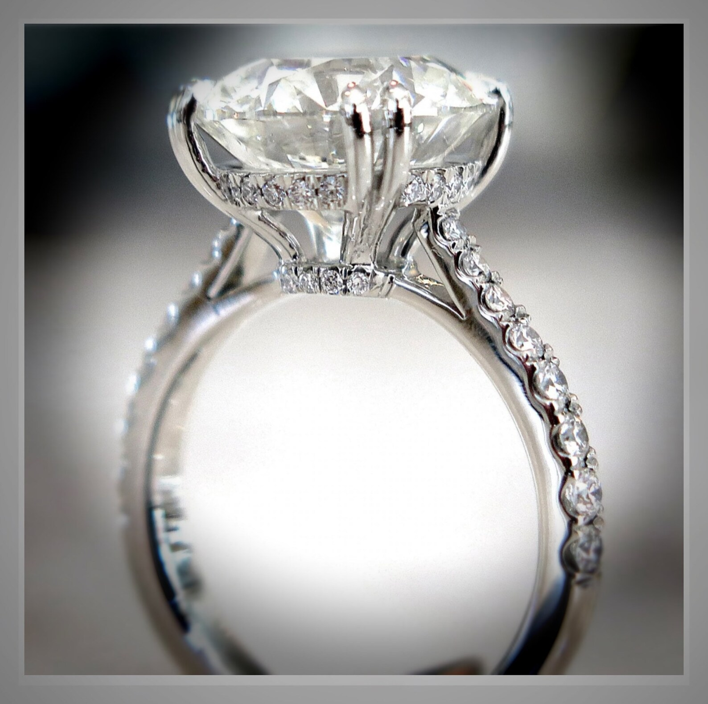 2.5-carat Lab-Grown Round Diamond