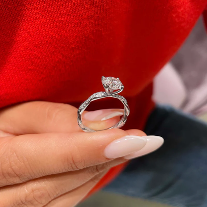 Lab Grown Round Diamond Ring