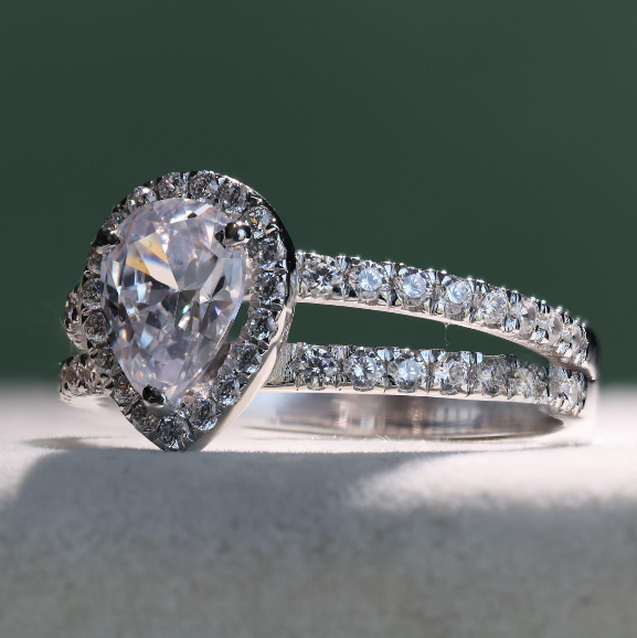 Dazzling Pear-Shaped Ring