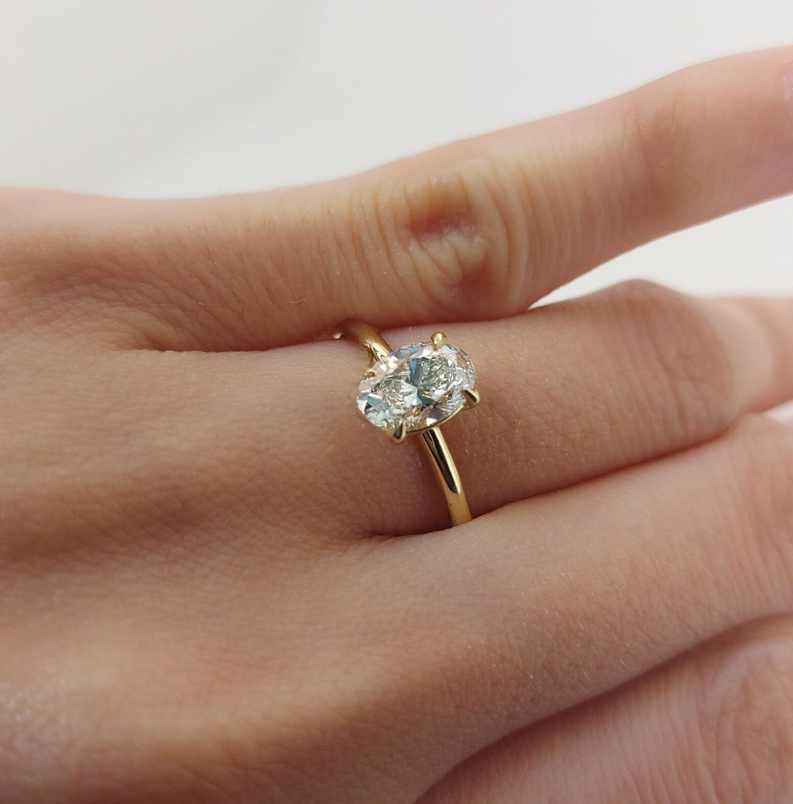 Elegant Oval Cut Solitaire Engagement Ring
