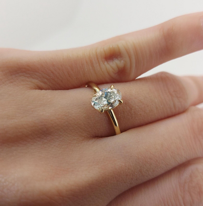 Elegant Oval Cut Solitaire Engagement Ring