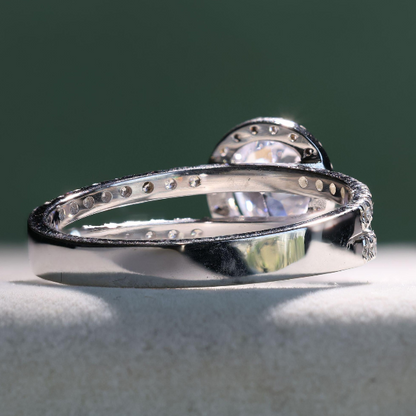 Dazzling Pear-Shaped Ring