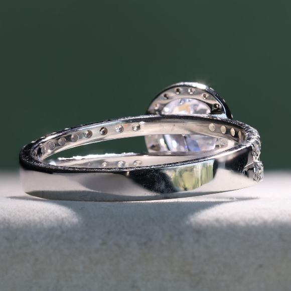 Dazzling Pear-Shaped Ring