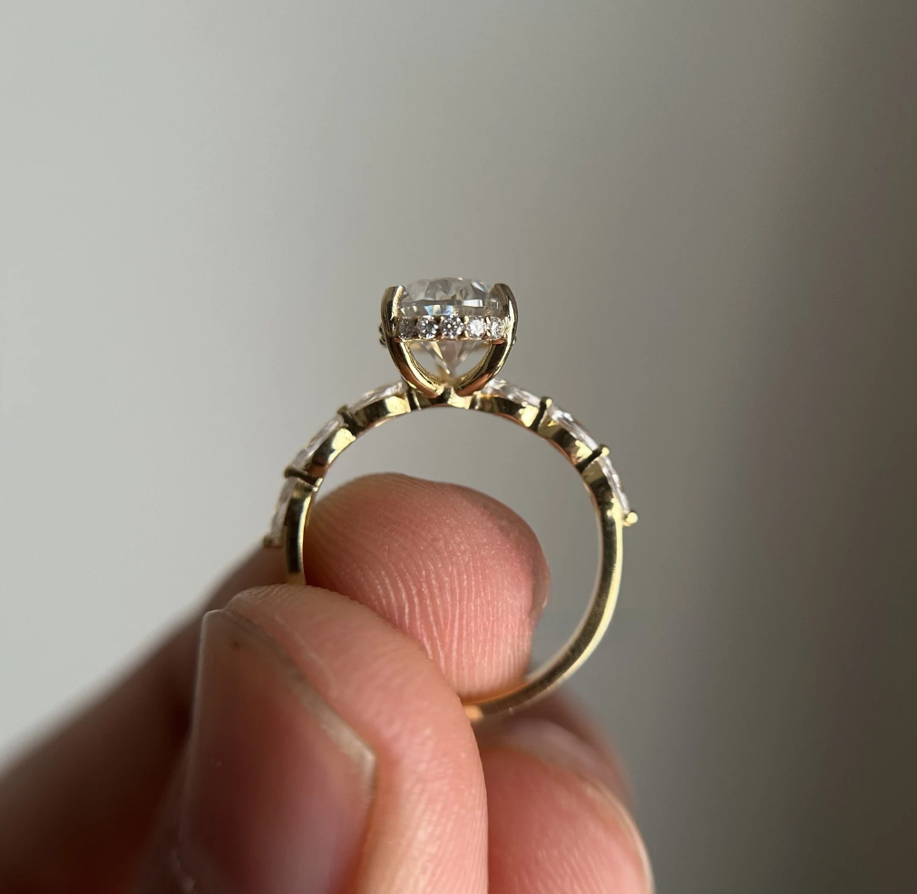 Pear Cut Engagement Diamond Ring