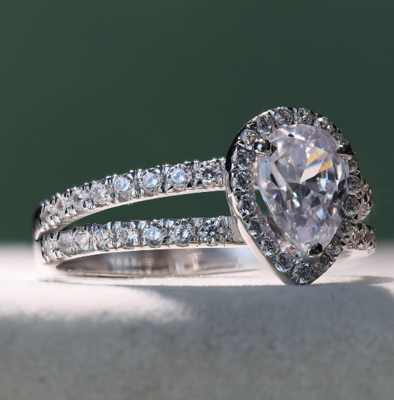 Dazzling Pear-Shaped Ring