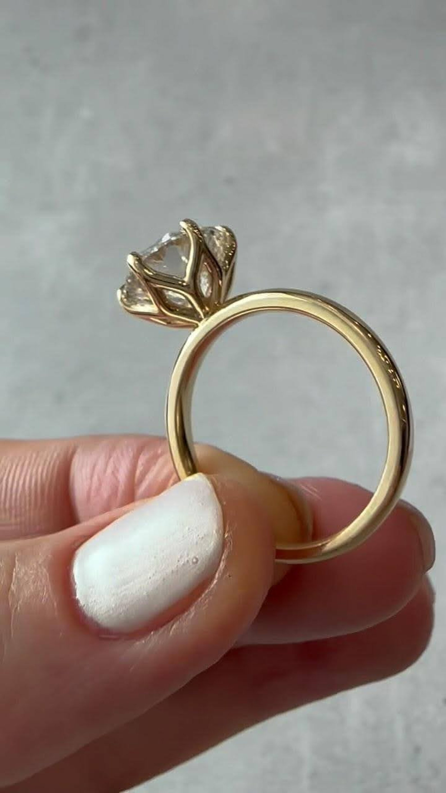 Unique Petal Prong Engagement Round Diamond Ring