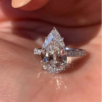 Exquisite Pear-Shaped Lab-Grown Diamond Ring