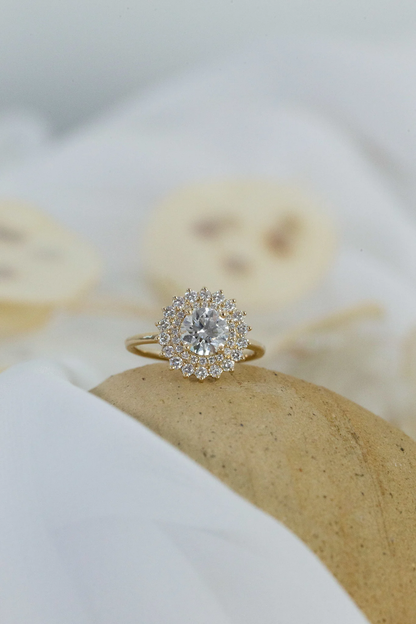 1CT Round Cut Diamond Engagement Ring