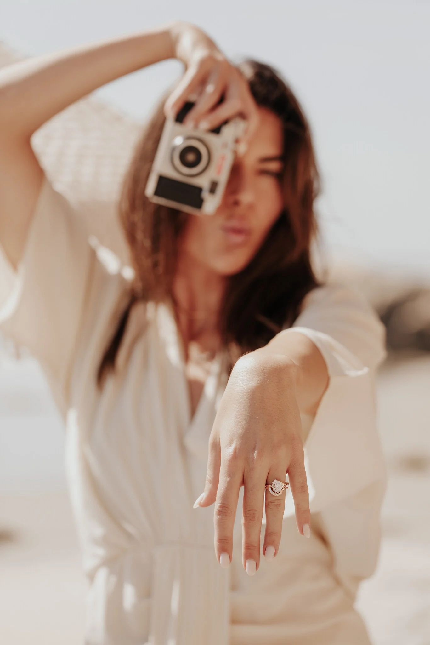 Dazzling Lab Grown Diamond Ring with a 1ct Oval Diamond