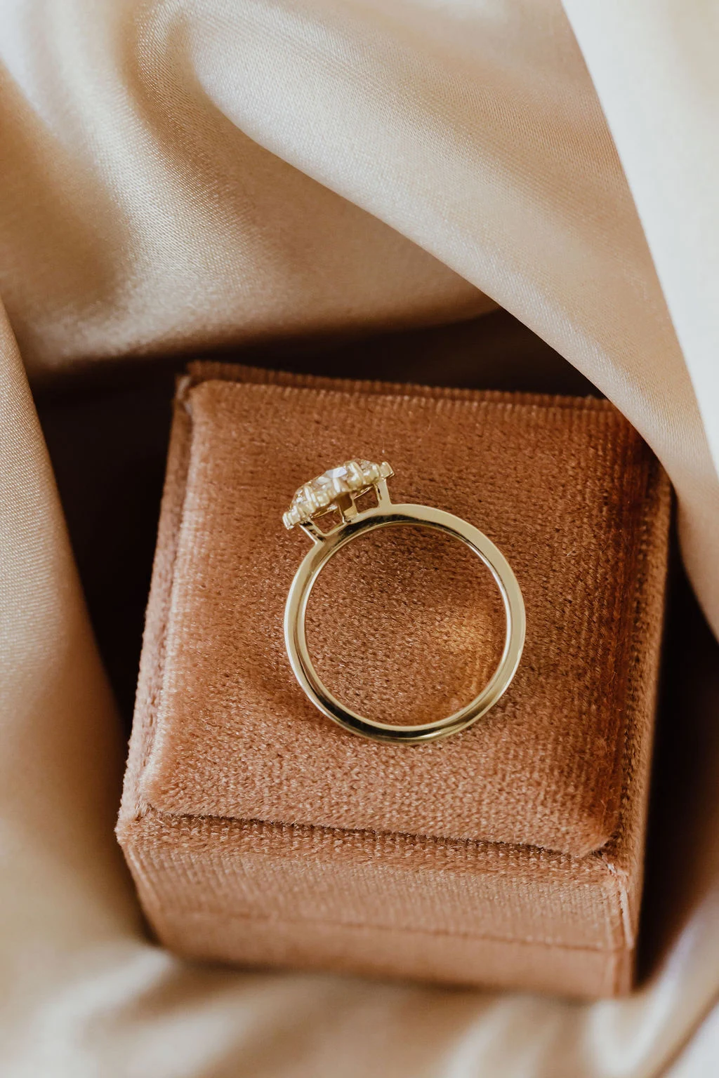 Champagne Oval Main Diamond Ring
