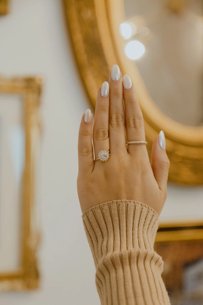 Big Round Cut Diamond Ring For Proposal