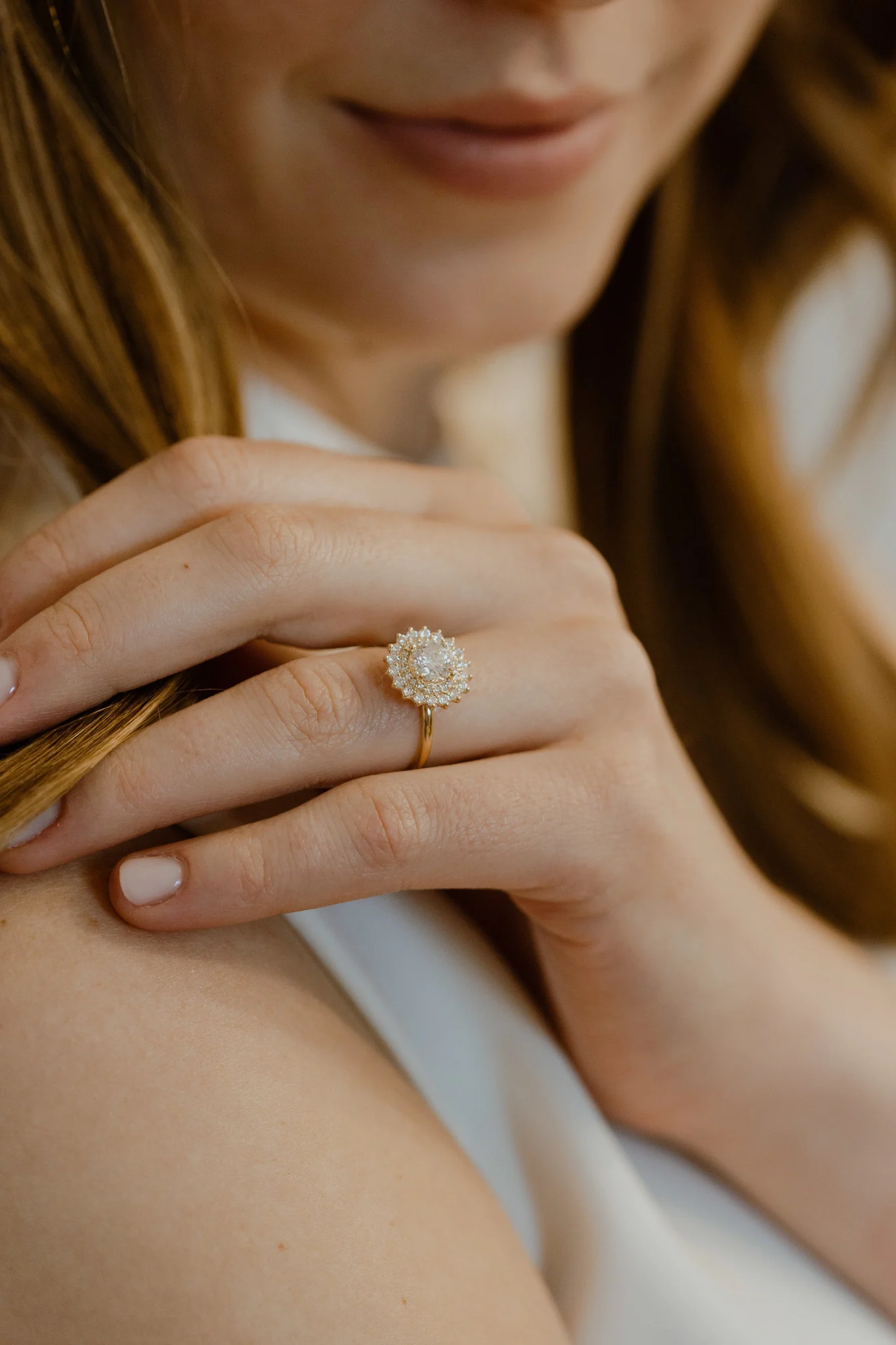 1CT Round Cut Diamond Engagement Ring