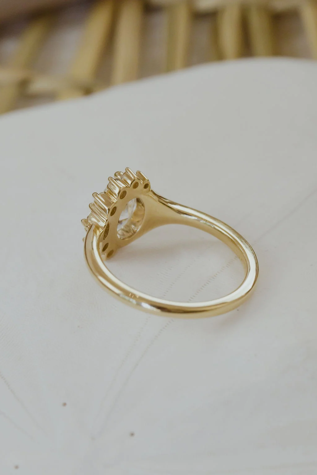 Dazzling Lab Grown Diamond Ring with a 1ct Oval Diamond