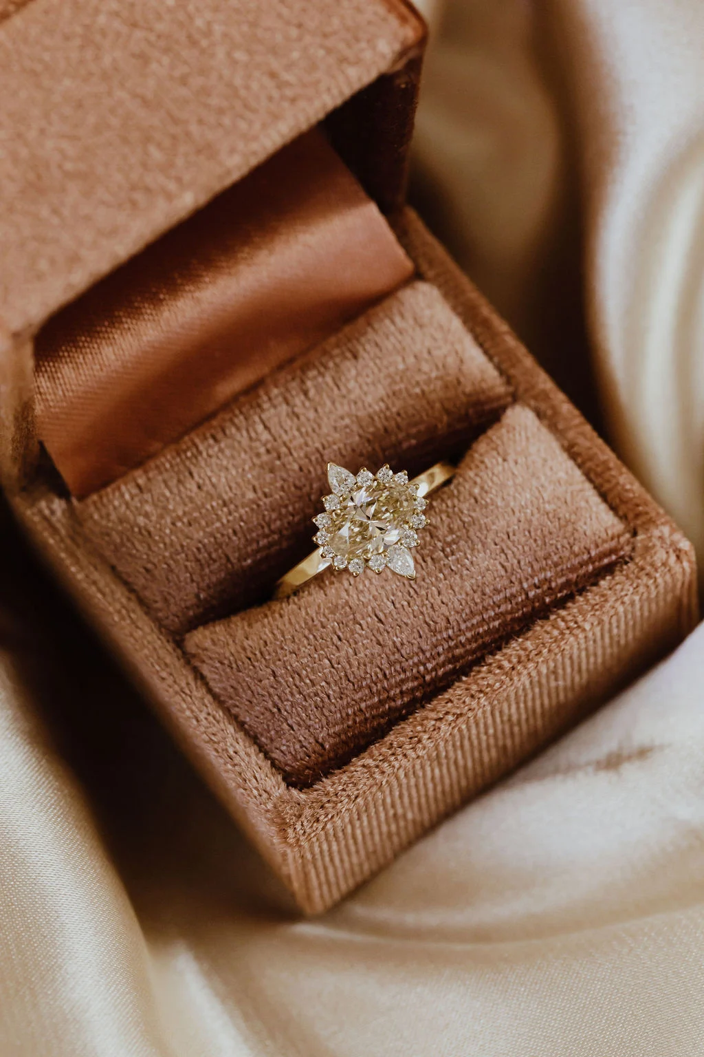 Champagne Oval Main Diamond Ring