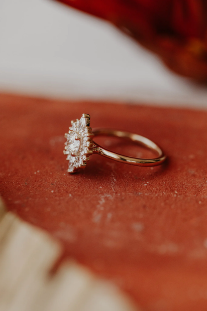 Crown Inspried 1Ct Round Diamond Wedding Ring