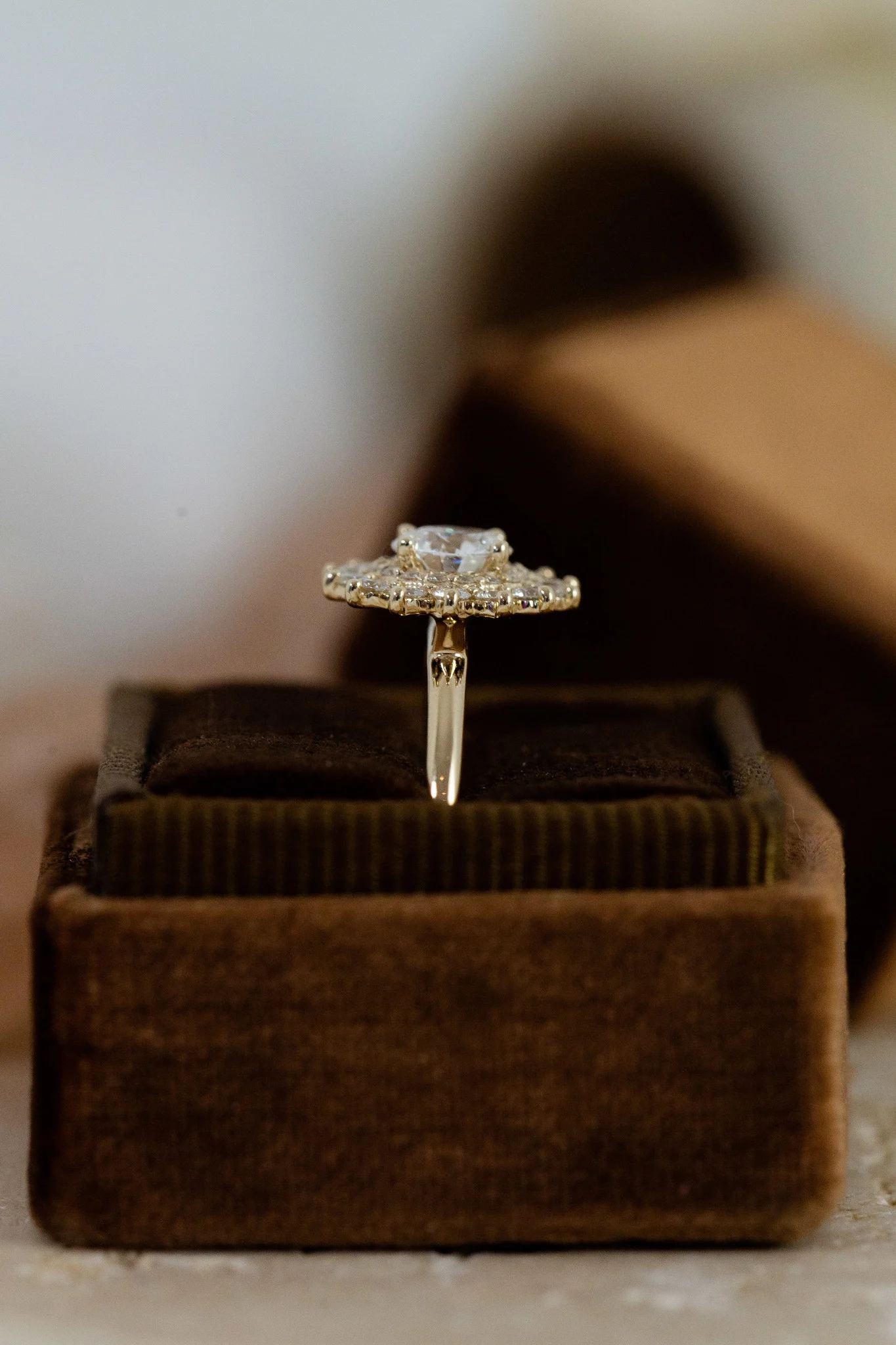 Big Round Cut Diamond Ring For Proposal